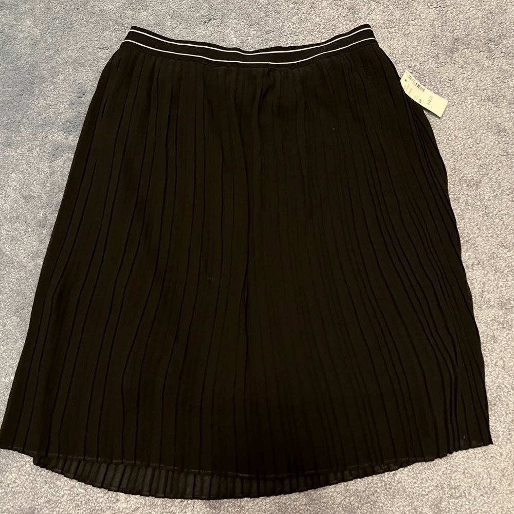 New Reitmans Pleated Skirt Size 0 Petite